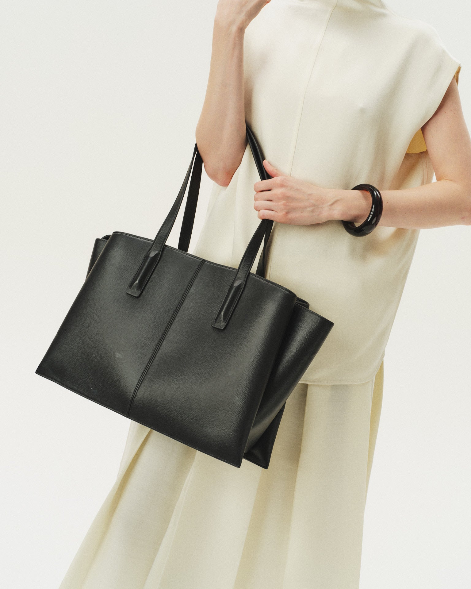 VIRELLE TOTE BAG
