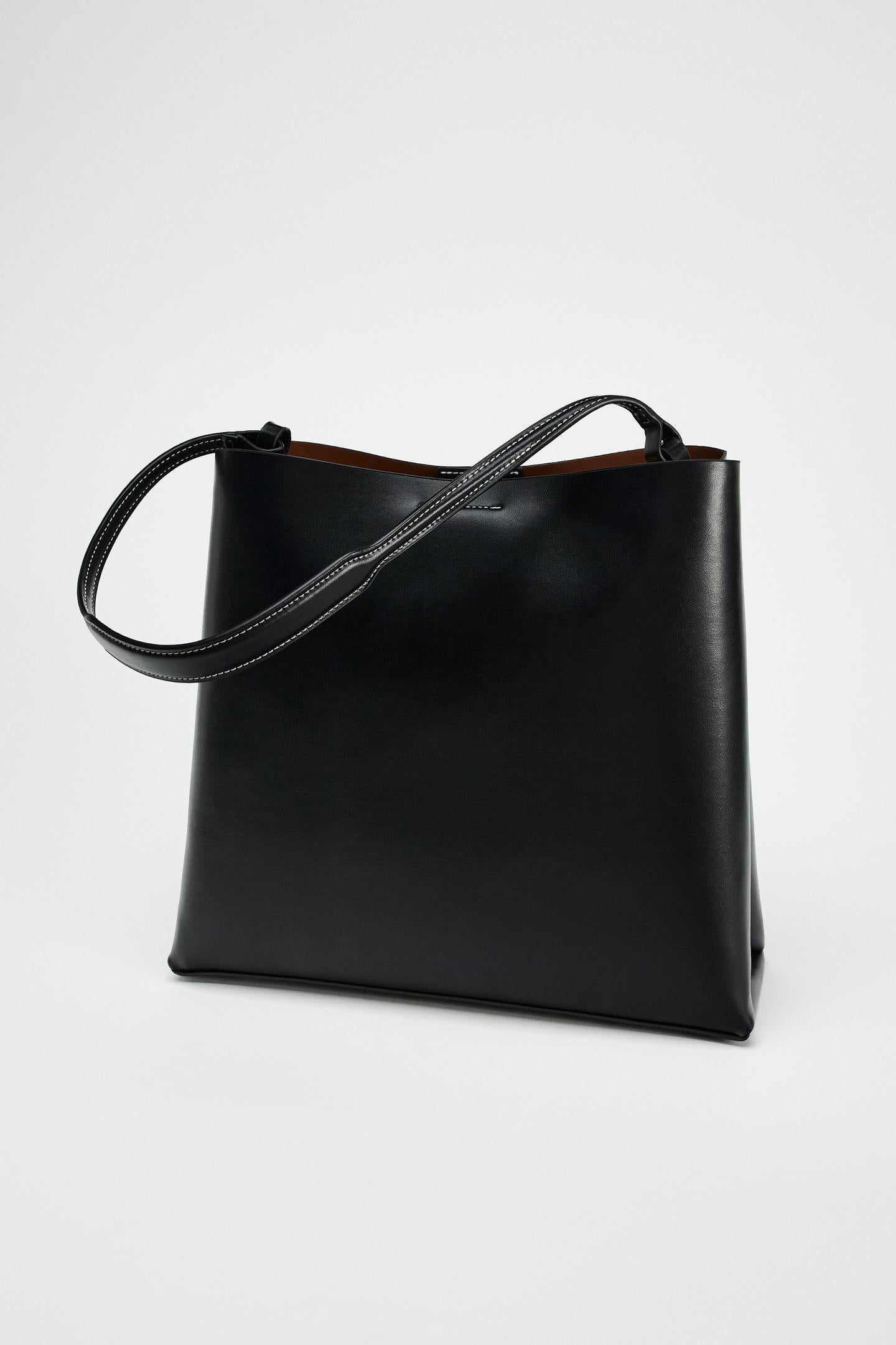 SPARK BUCKET BAG