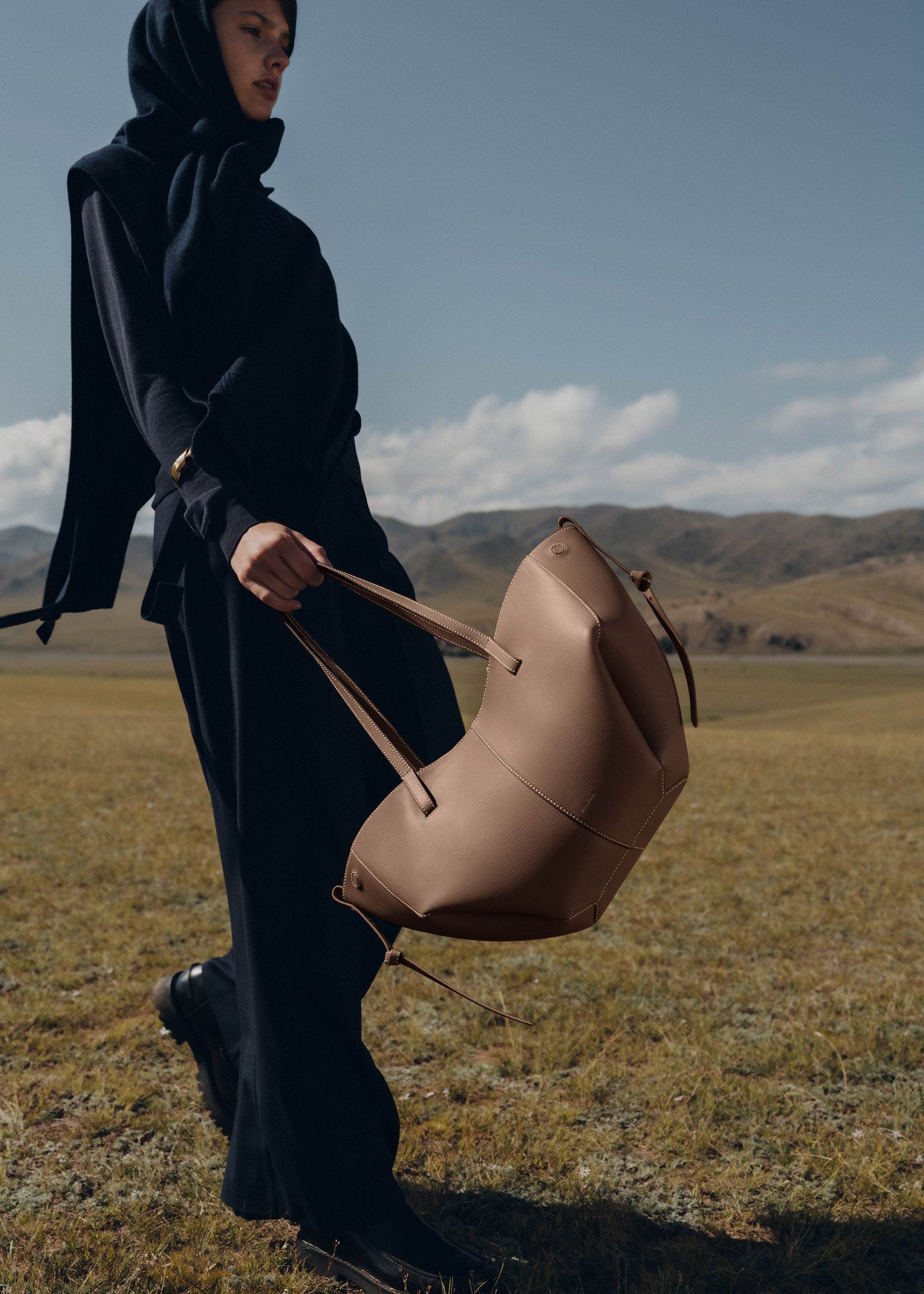 PARINA TOTE BAG