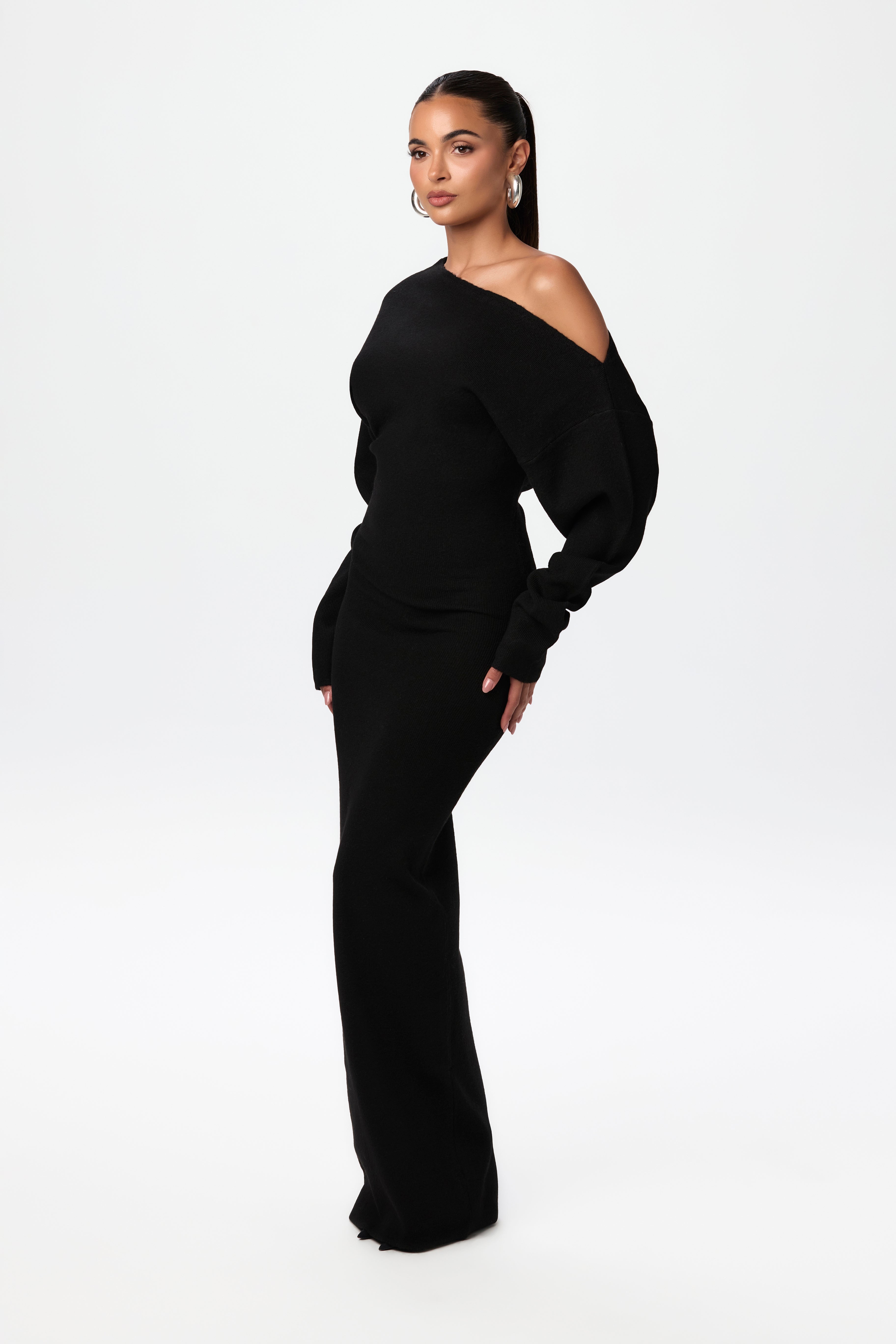 ALISSA KNIT OFF-SHOULDER MAXI DRESS
