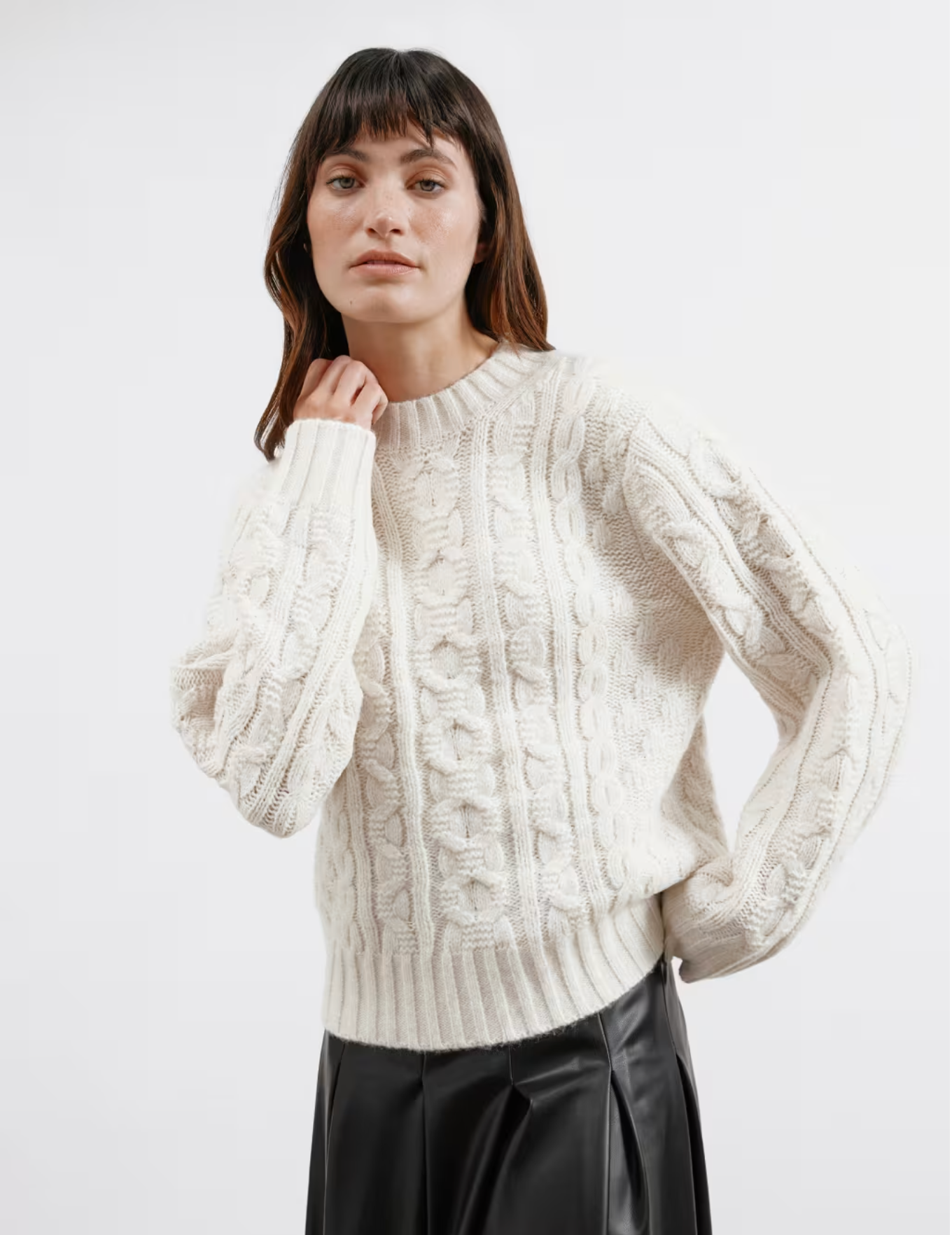 CABLE KNIT CREW NECK JUMPER