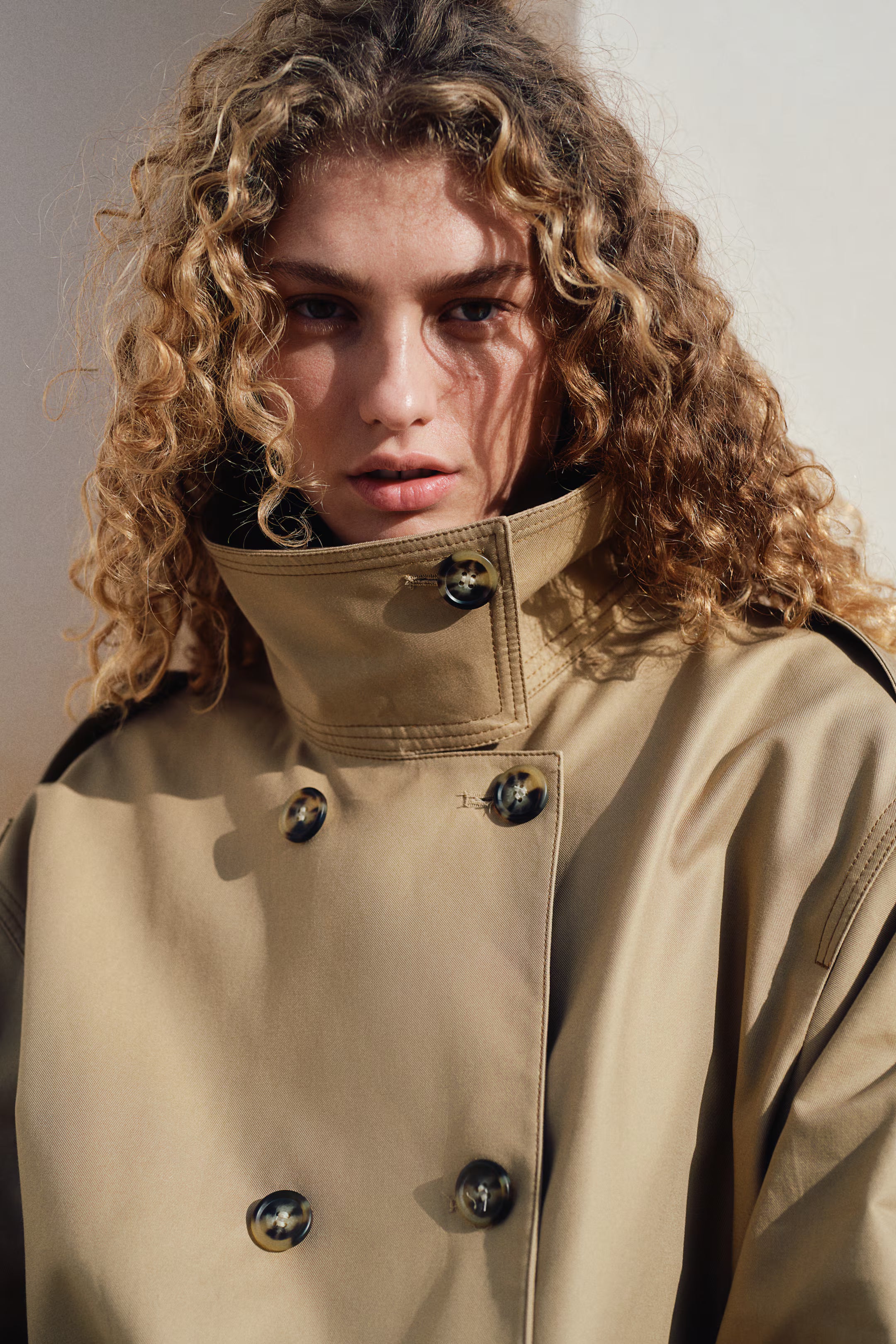 KOAMI SHORT TRENCH COAT