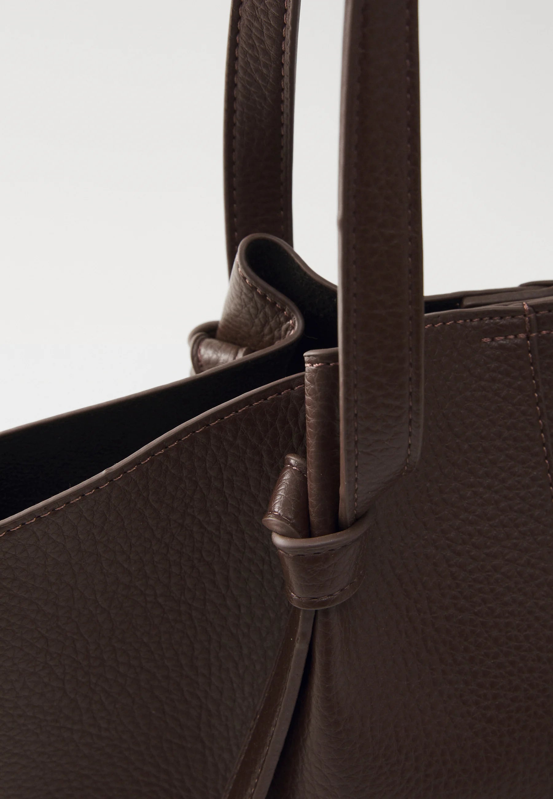 ZEPHYRA TOTE BAG