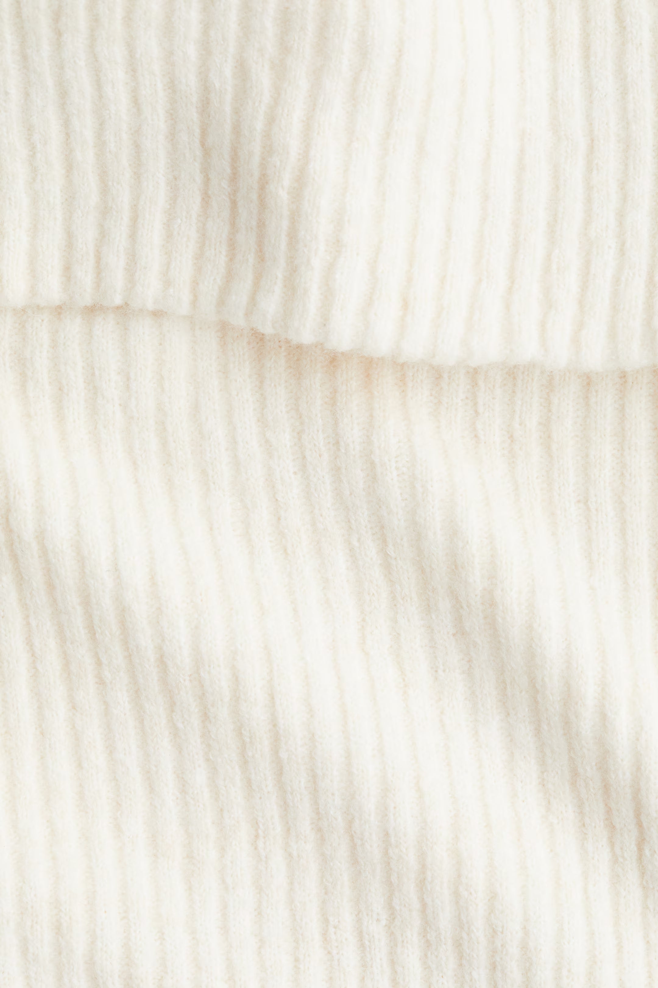 VITORA KNIT OFF-SHOULDER TOP